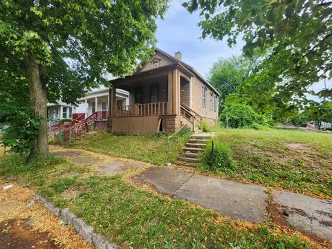 2454 W Lloyd, Milwaukee, WI 53205