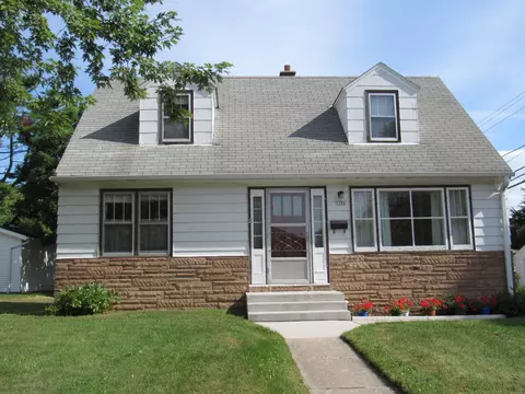 1708 Cedar, South Milwaukee, WI 53172