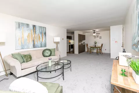 8555 W Waterford #6, Greenfield, WI 53228