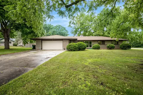 10055 S Mcgraw, Oak Creek, WI 53154