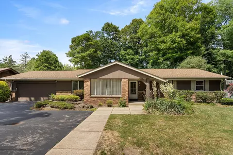2010 W Woodbury, Glendale, WI 53209