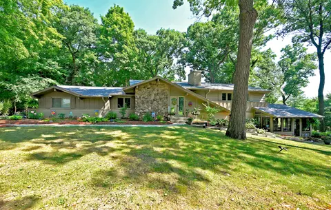 1010 Shady, Oconomowoc, WI 53066