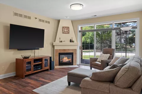 2912 N University #108, Waukesha, WI 53188