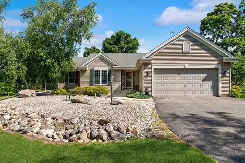 3126 Royal Oaks, Elkhorn, WI 53121