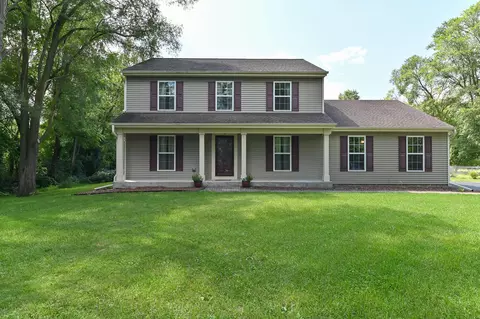 9621 W St Martins, Franklin, WI 53132