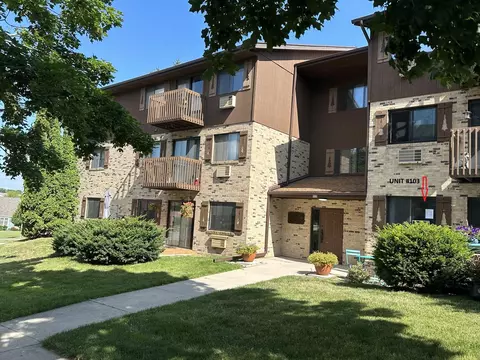 928 Wisconsin #103, Sheboygan, WI 53081
