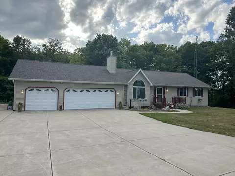 8877 Midland, Wayne, WI 53002