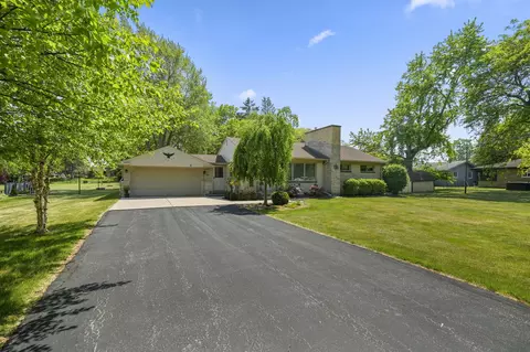 5405 Twin Elms, Racine, WI 53406