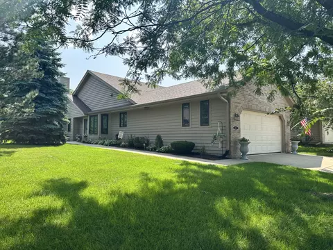 403 Greenvalley #403, Mount Pleasant, WI 53406