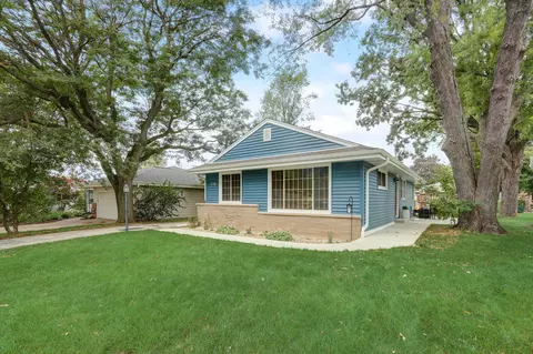 9716 W Palmetto, Wauwatosa, WI 53222