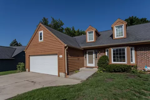 3721 S Oakbrook, Greenfield, WI 53228