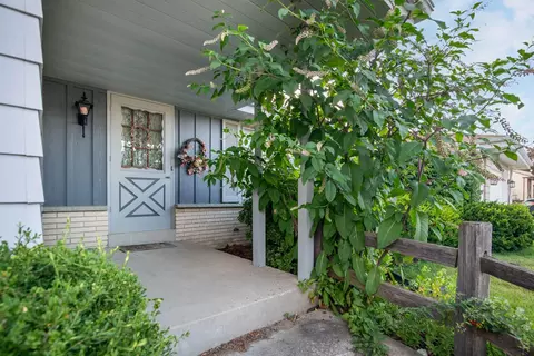 8306 22nd, Kenosha, WI 53143