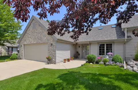 423 Quail Pt #1, Mount Pleasant, WI 53406