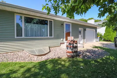 706 11th, La Crescent, MN 55947
