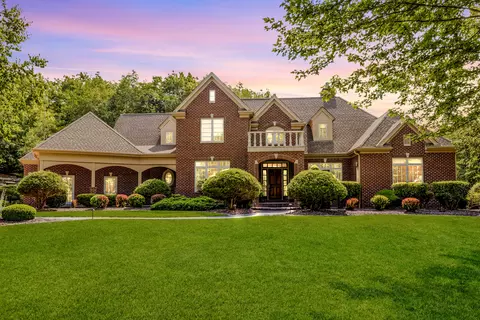 5246 Red Cedar, West Bend, WI 53095