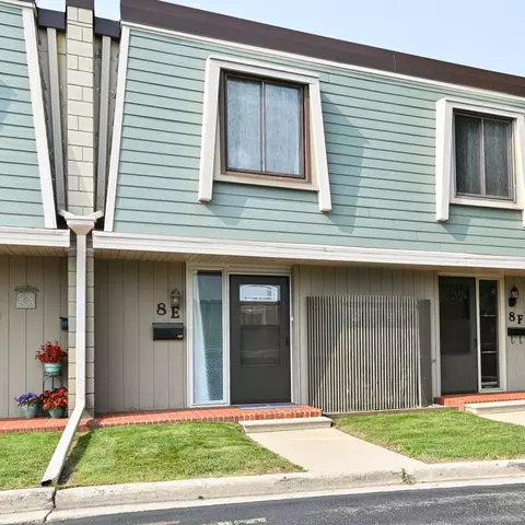 3333 5th #8E, South Milwaukee, WI 53172