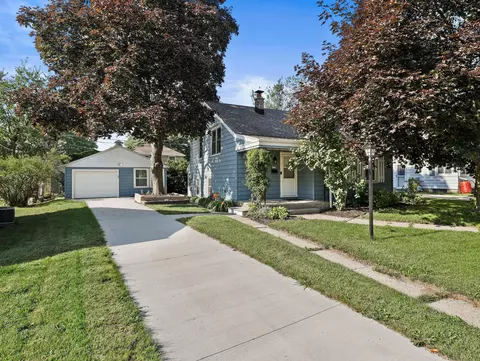 329 E Gauer, Milwaukee, WI 53207