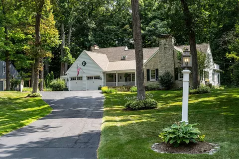 1020 Circle, Elm Grove, WI 53122