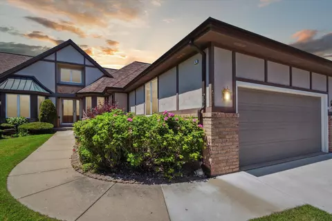 1670 30th #2B, Kenosha, WI 53144