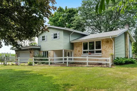 1381 Western, Jackson, WI 53012