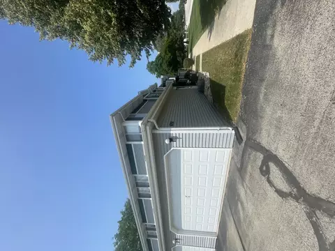 6751 Mariner #8, Mount Pleasant, WI 53406