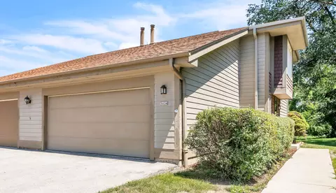 5034 S Stonehedge, Greenfield, WI 53220