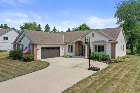 w241n7420 S Woodsview, Sussex, WI 53089