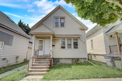 2561 S 13th, Milwaukee, WI 53215