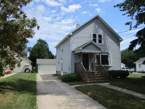 1905 S 10th, Manitowoc, WI 54220