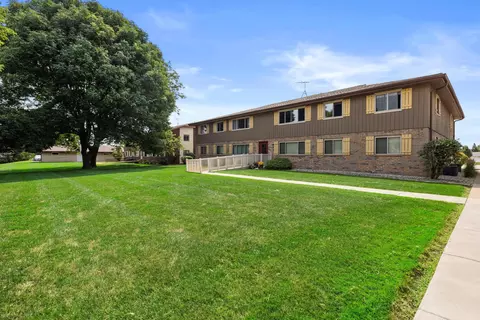 10376 W Whitnall Edge #102, Franklin, WI 53132