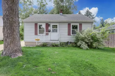 517 Cedar, Hartford, WI 53027