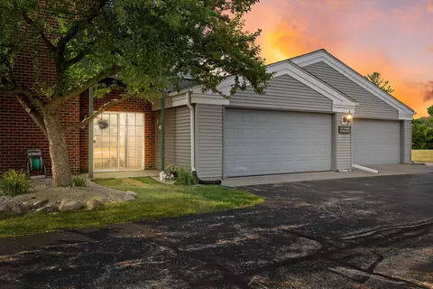 n17w26820 E Fieldhack #A, Pewaukee, WI 53072