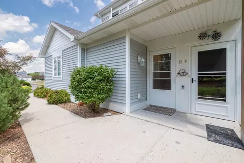 752 Bridlewood #2204, Hartford, WI 53027