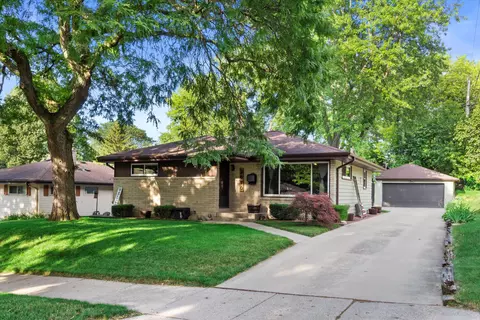 2610 S 96th, West Allis, WI 53227