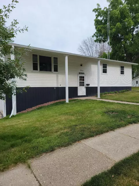 950 Henry, Platteville, WI 53818