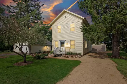 n7049 County Dd, Spring Prairie, WI 53105