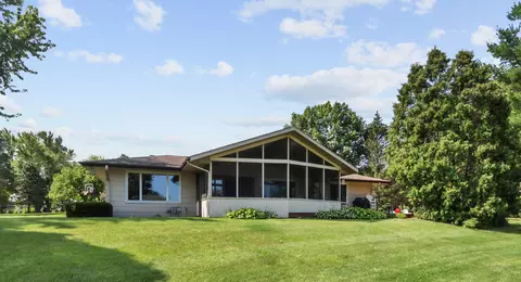 w5218 Lakewood Circle, Sugar Creek, WI 53121