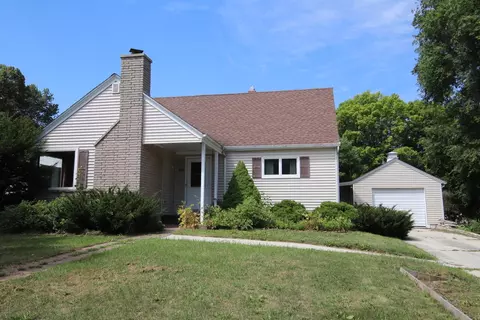 106 N 1st, Valders, WI 54245
