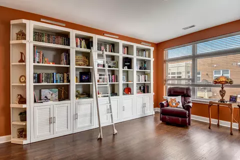 1925 N Water #402, Milwaukee, WI 53202