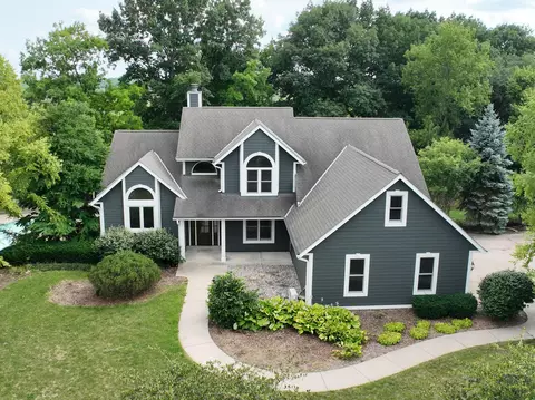 20855 W Lawnsdale, New Berlin, WI 53146