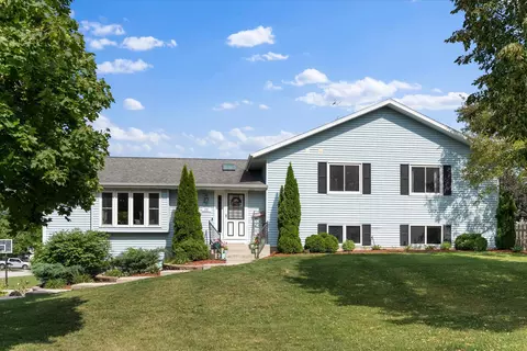 221 Plaza, Plymouth, WI 53073