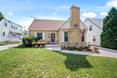4418 S S Pne, Milwaukee, WI 53207