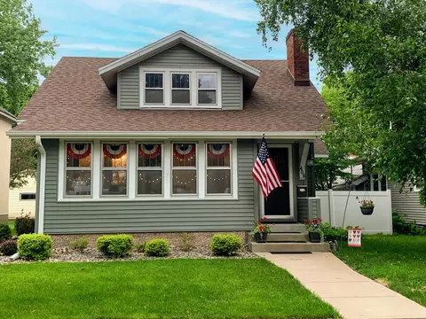 406 21st, La Crosse, WI 54601