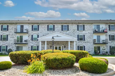 151 N University #307, West Bend, WI 53095