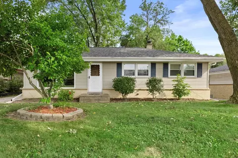 9427 W Grantosa, Wauwatosa, WI 53222