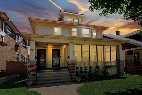 1629 Holmes, Racine, WI 53405