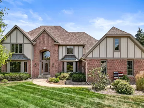 n30w30257 Great Hl, Delafield, WI 53072