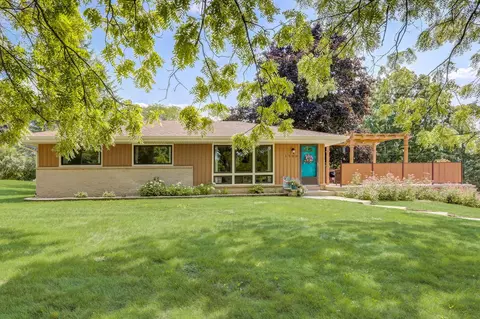 1500 S Green Hl, New Berlin, WI 53146