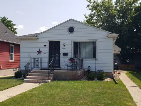 1337 Lathrop, Racine, WI 53405
