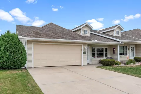1318 Stillwater, Hartford, WI 53027